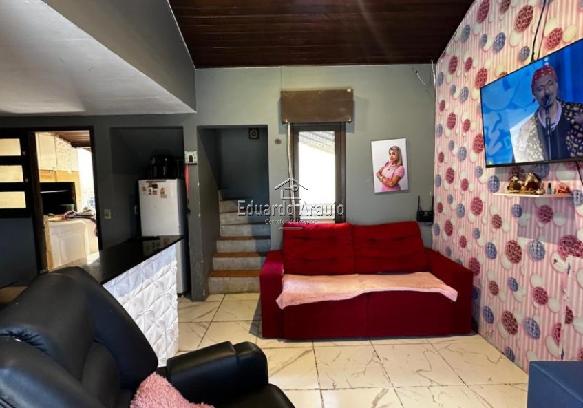 Casa geminada 2 dorm