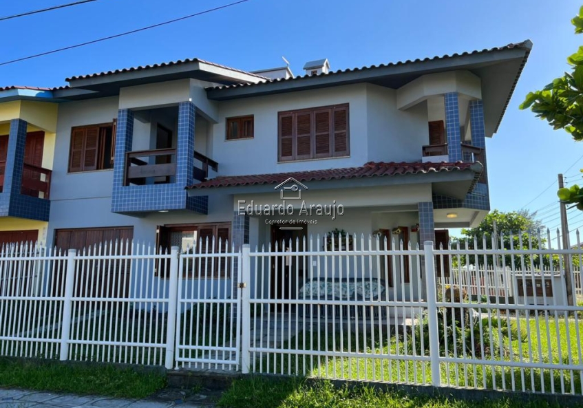 Sobrado 03 Dorm