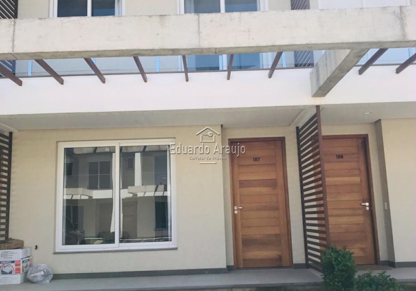 Sobrado 04 Dorm