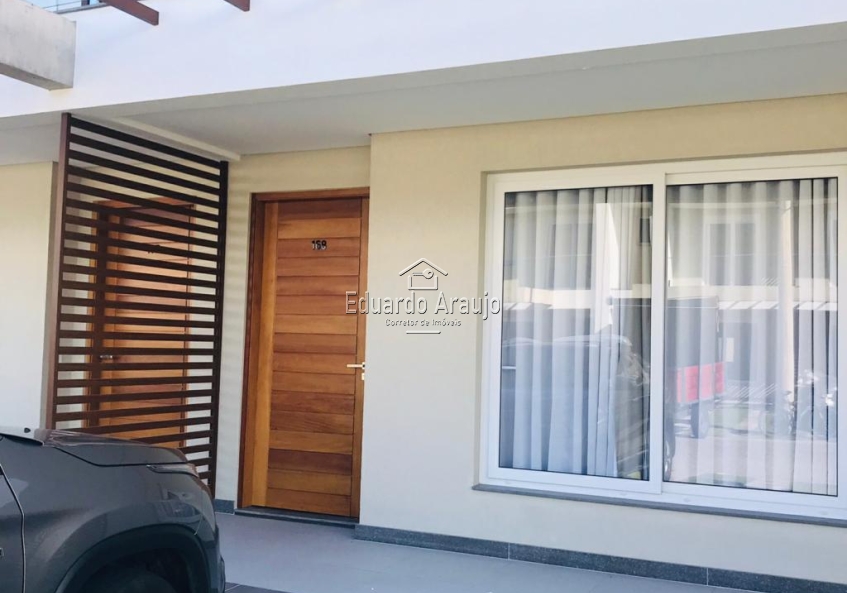 Sobrado 03 Dorm