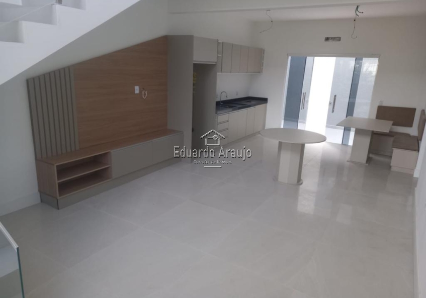 Sobrado 02 Dorm