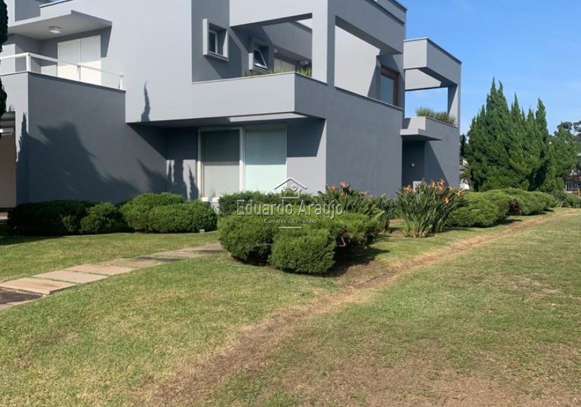 Sobrado 05 Dorm