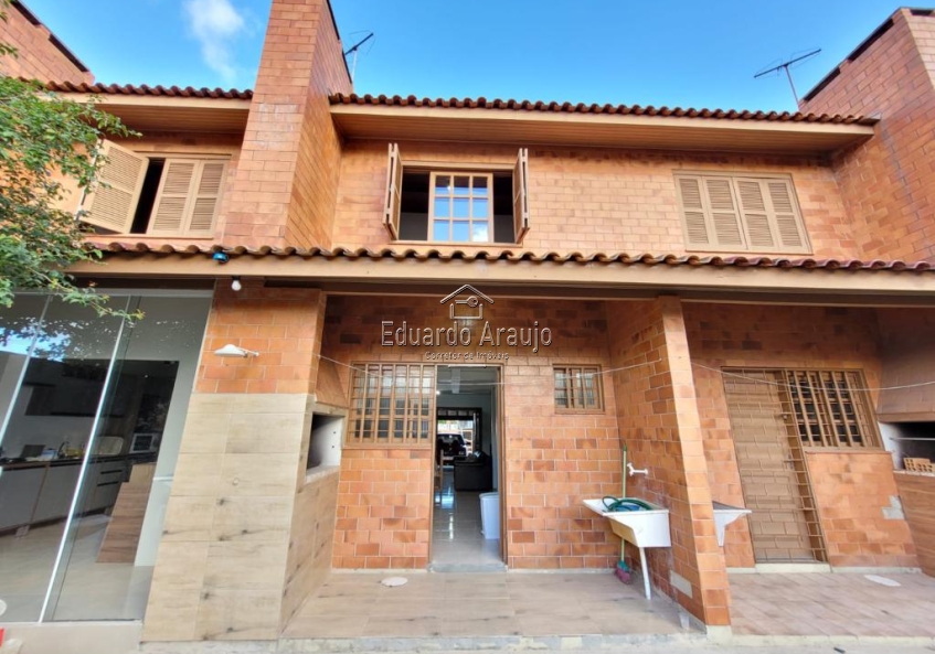 Sobrado 02 Dorm