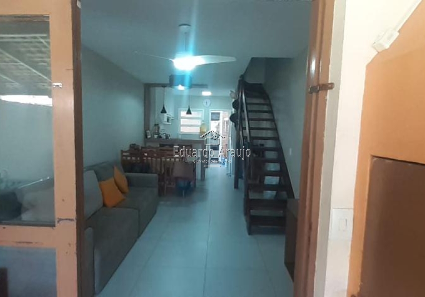 Sobrado geminado 2 dorm