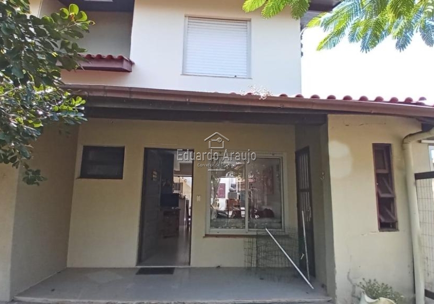 Sobrado 04 Dorm