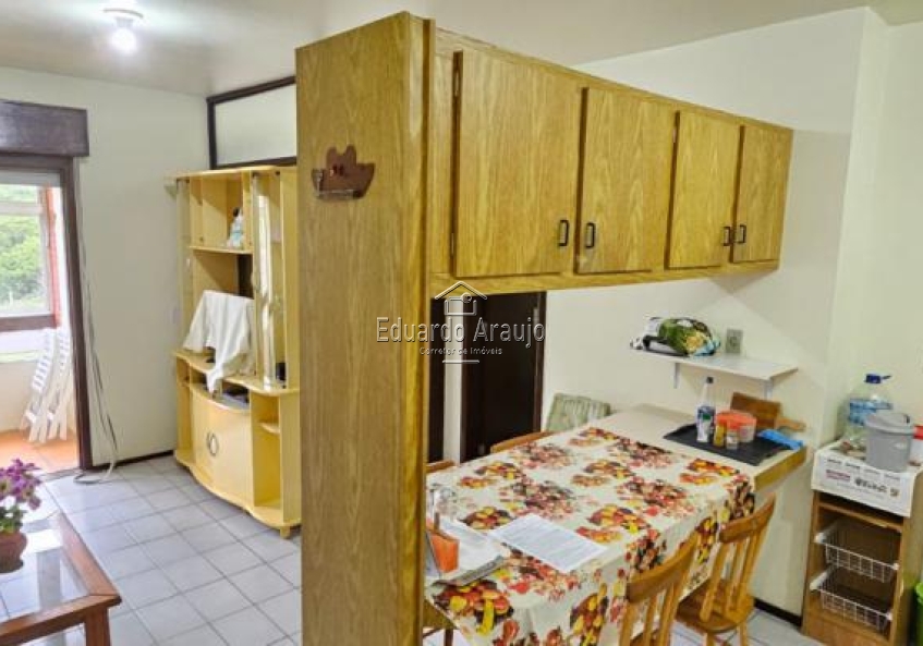 Apartamento 01 Dorm e meio