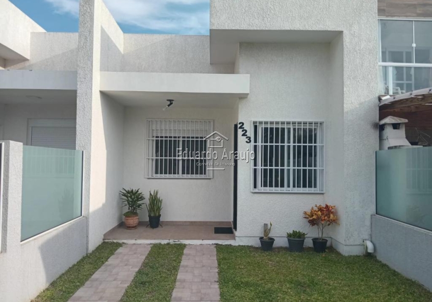 Casa geminada 2 dorm